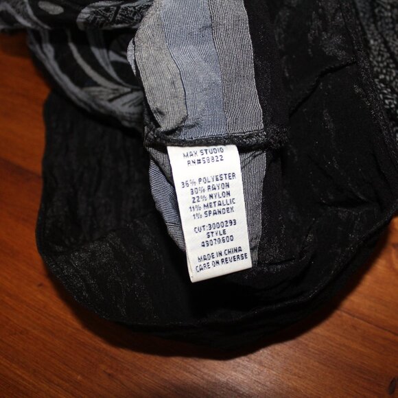 SALE Max Studio Black / Silver Geometric Design V-neck Smocked Dress S SMALL EUC - Picture 14 of 16